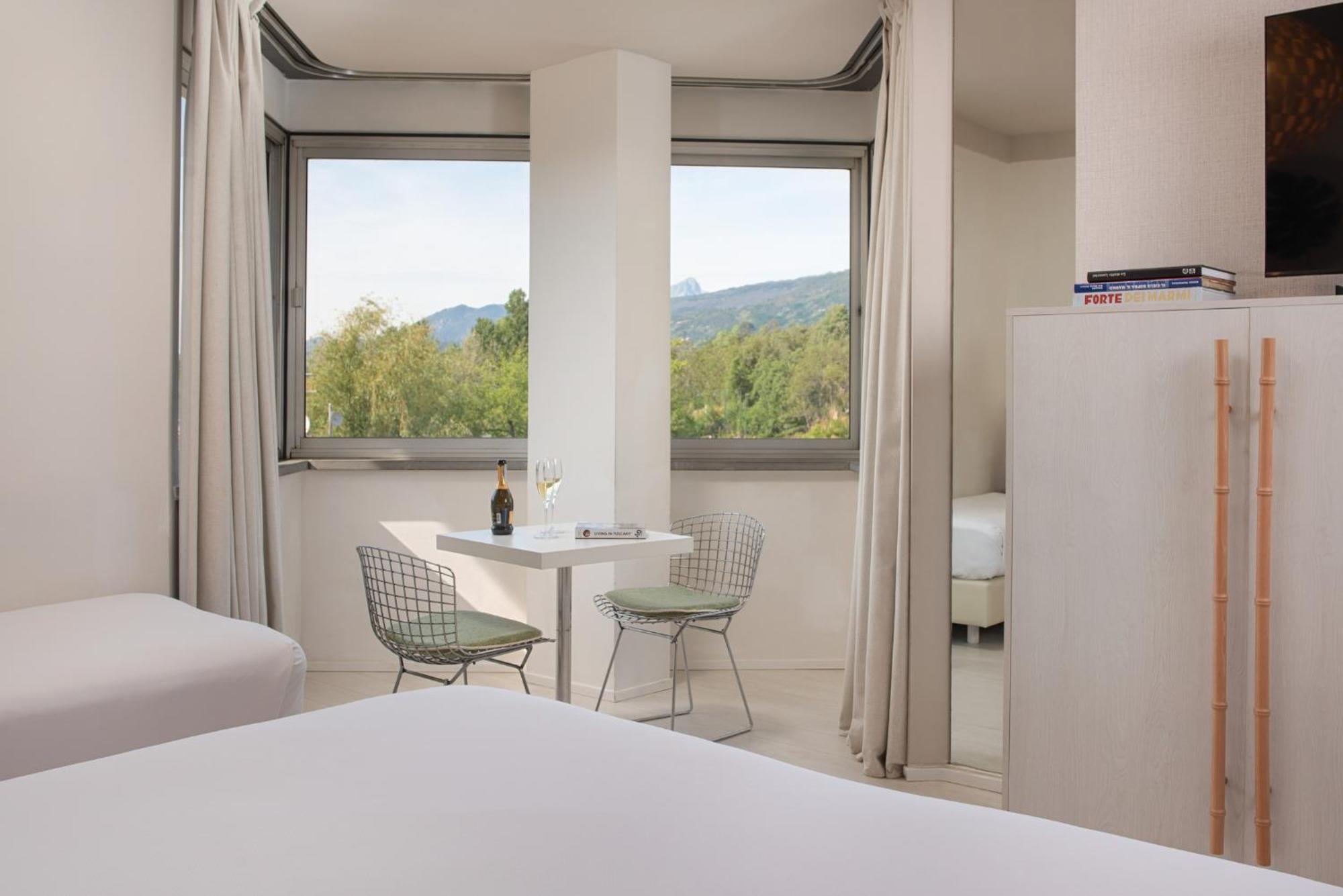 Chambre Double Supérieure (2 Adultes + 1 Enfant)